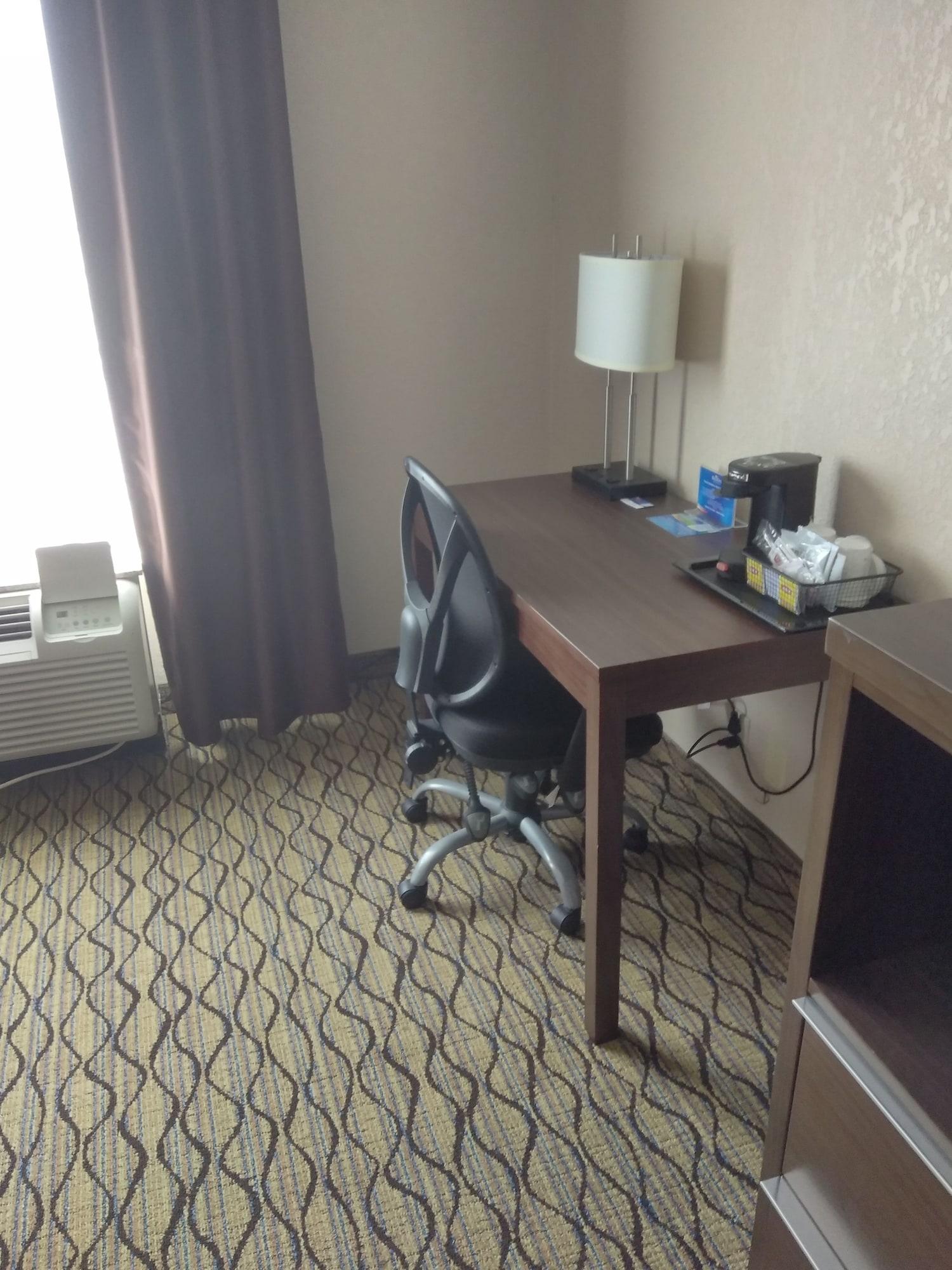Hotel Baymont By Wyndham Madison Heights Detroit Area Extérieur photo