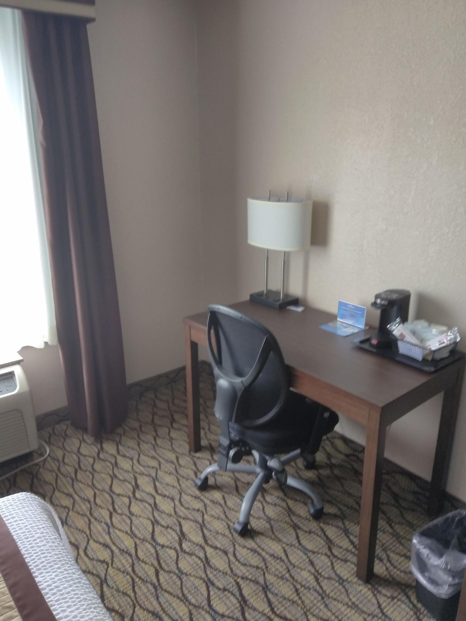 Hotel Baymont By Wyndham Madison Heights Detroit Area Extérieur photo