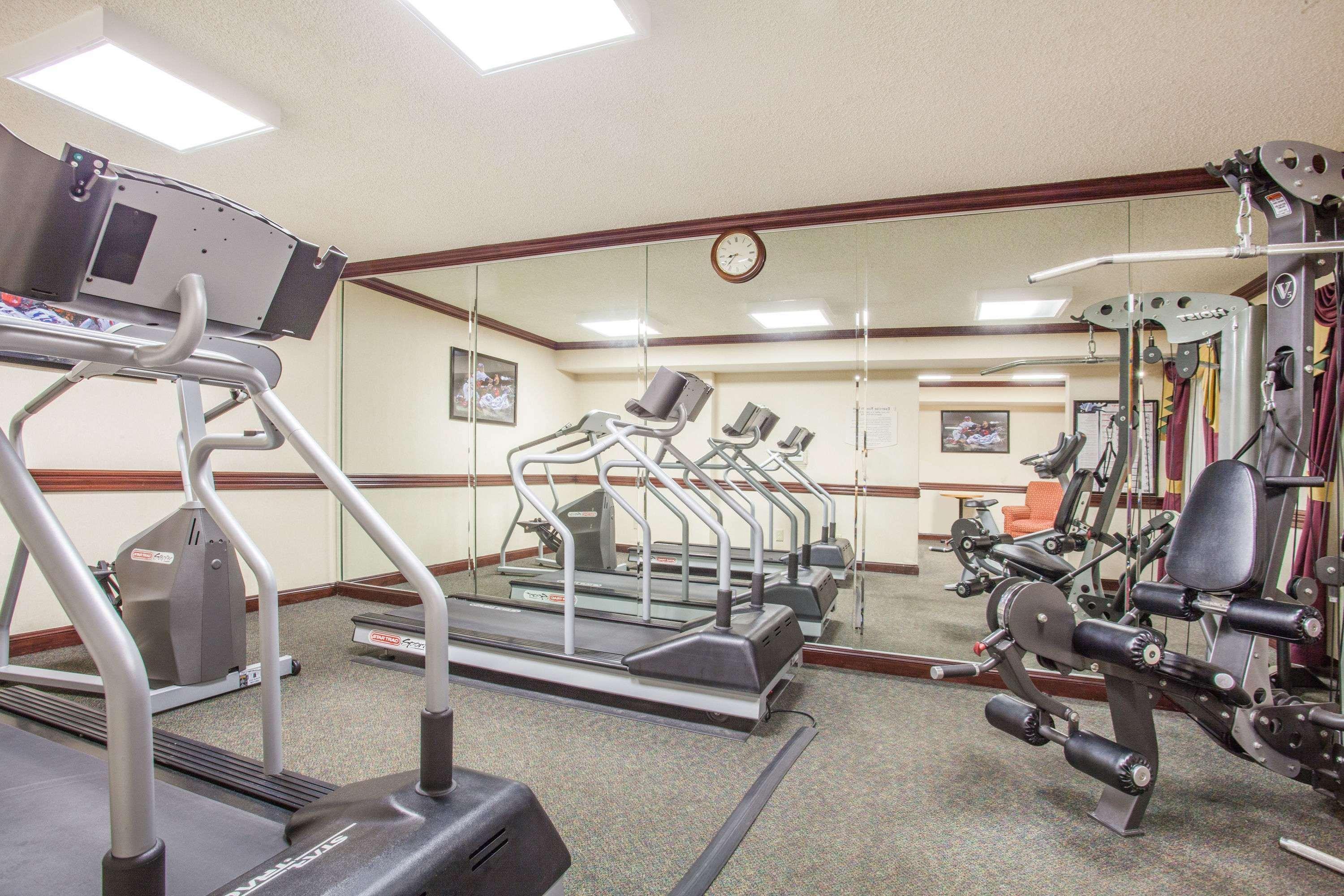 Hotel Baymont By Wyndham Madison Heights Detroit Area Extérieur photo