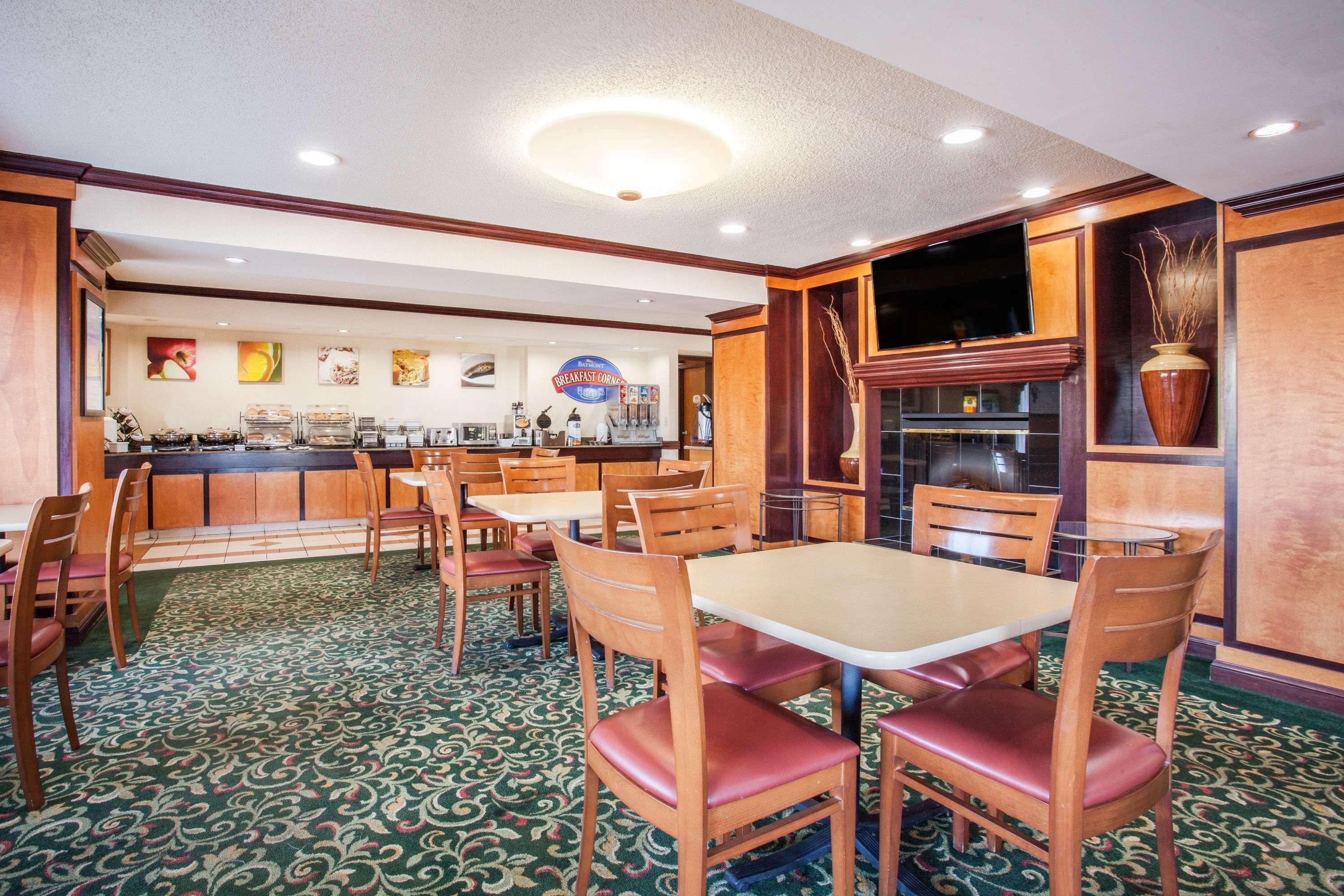 Hotel Baymont By Wyndham Madison Heights Detroit Area Extérieur photo