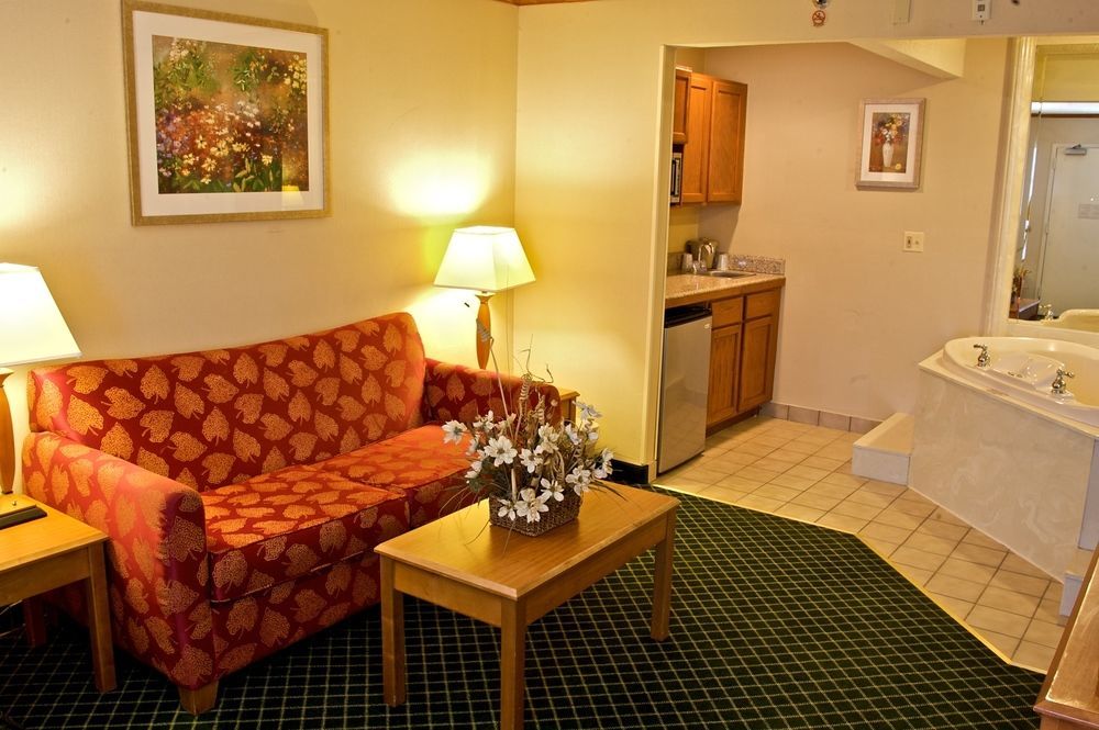 Hotel Baymont By Wyndham Madison Heights Detroit Area Extérieur photo