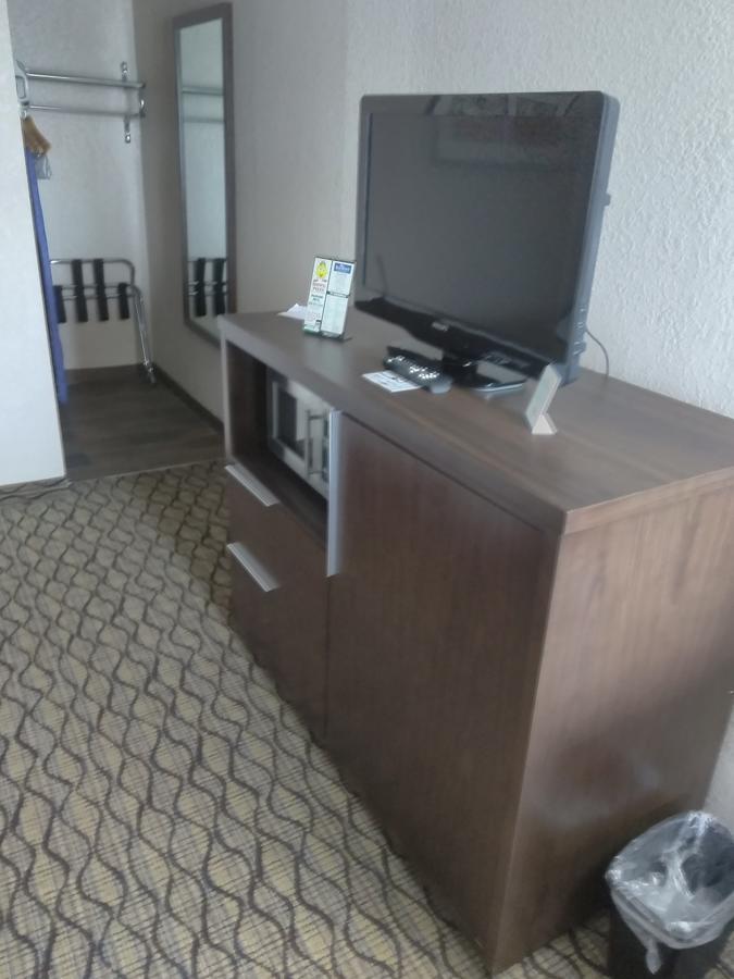 Hotel Baymont By Wyndham Madison Heights Detroit Area Extérieur photo
