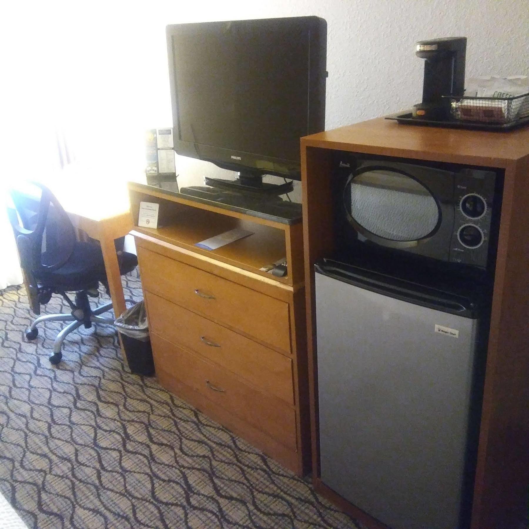 Hotel Baymont By Wyndham Madison Heights Detroit Area Extérieur photo
