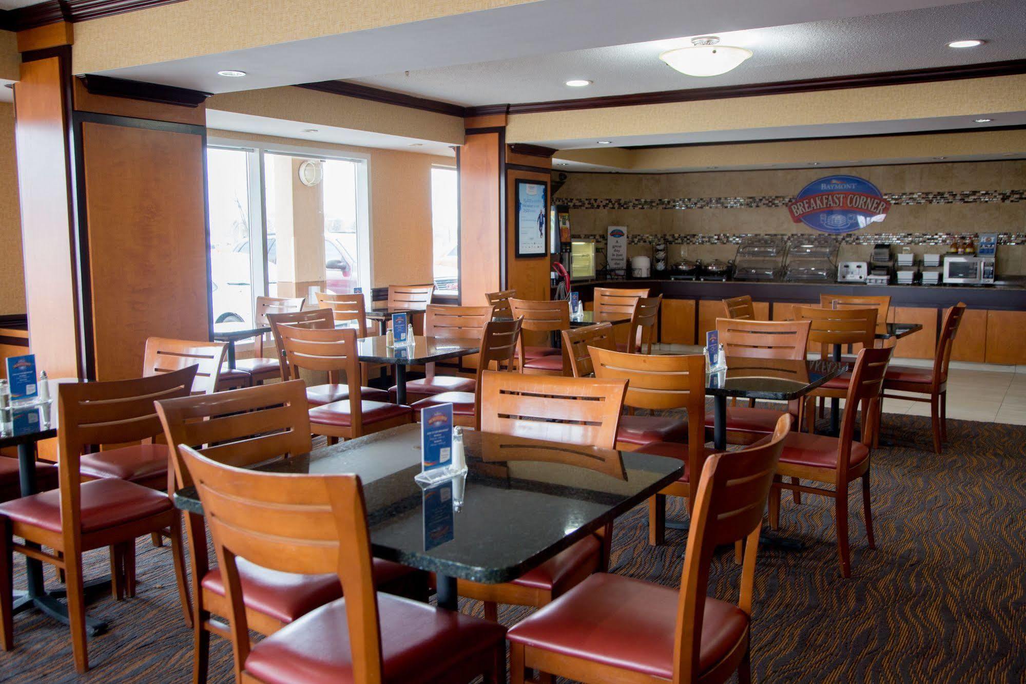 Hotel Baymont By Wyndham Madison Heights Detroit Area Extérieur photo